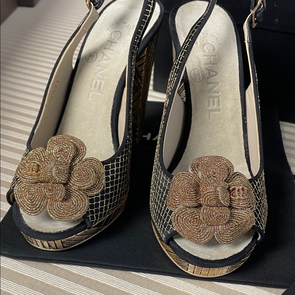 CHANEL Camellia Gold Flower Black 35 / 5 B  slingback heels - Picture 9 of 17